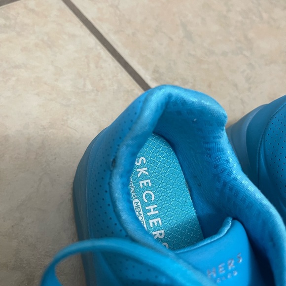 Girl sketchers sneakers. - Picture 4 of 4